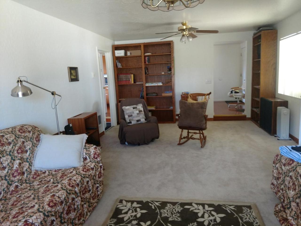 Lakeside Hostel & Guest House Кресънт Сити Екстериор снимка