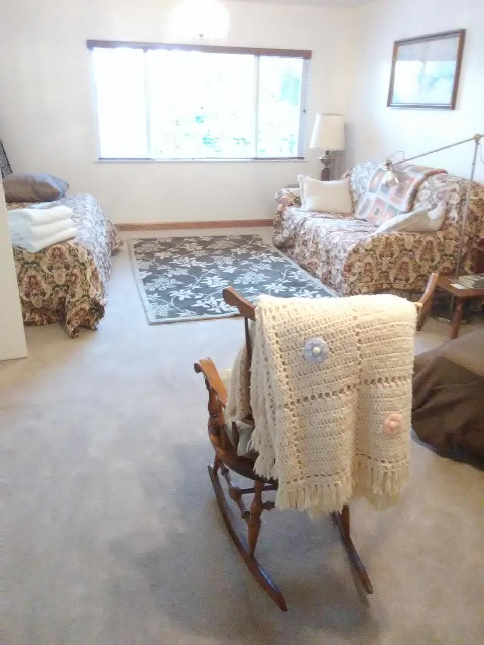 Lakeside Hostel & Guest House Кресънт Сити Екстериор снимка
